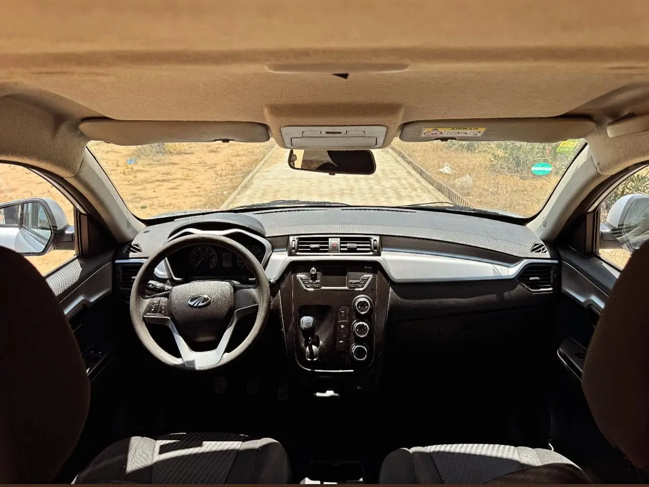 Mahindra kuv 100 k6+
