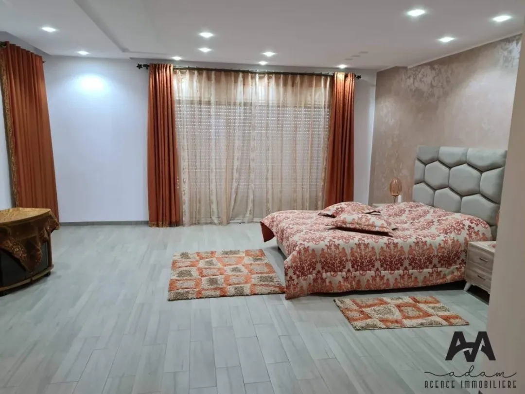 À Vendre | Villa Pieds dans l’eau avec Piscine – Chat Ezzouhour