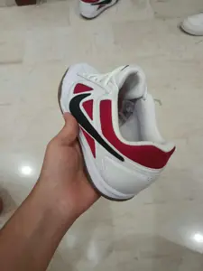 Nike gato importé de la France jamais porté 