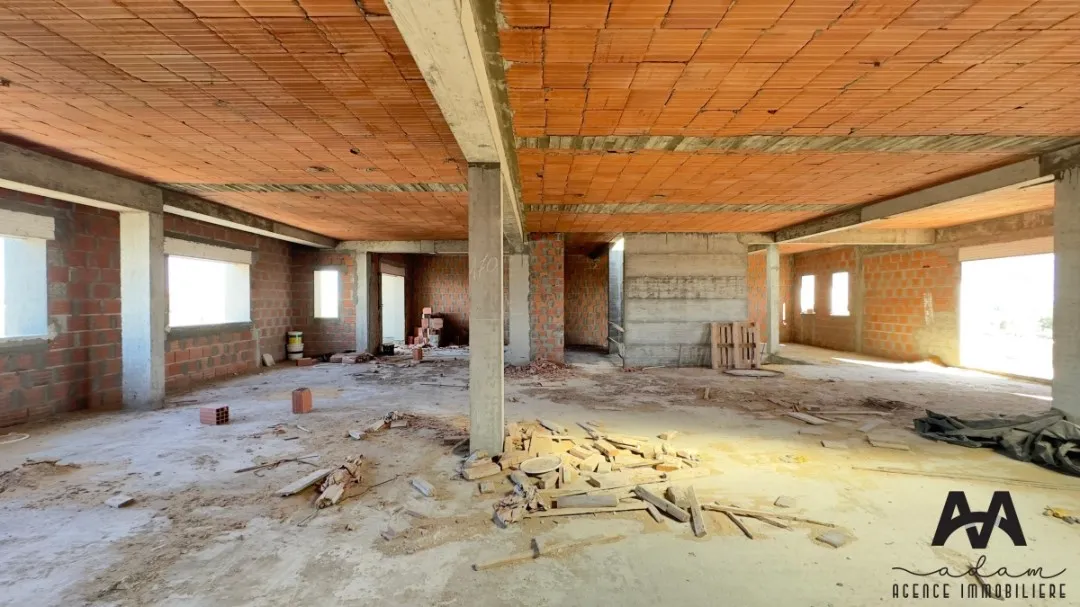 À LOUER — IMMEUBLE R+4 SUR ROUTE PRINCIPALE BNI KHIAR