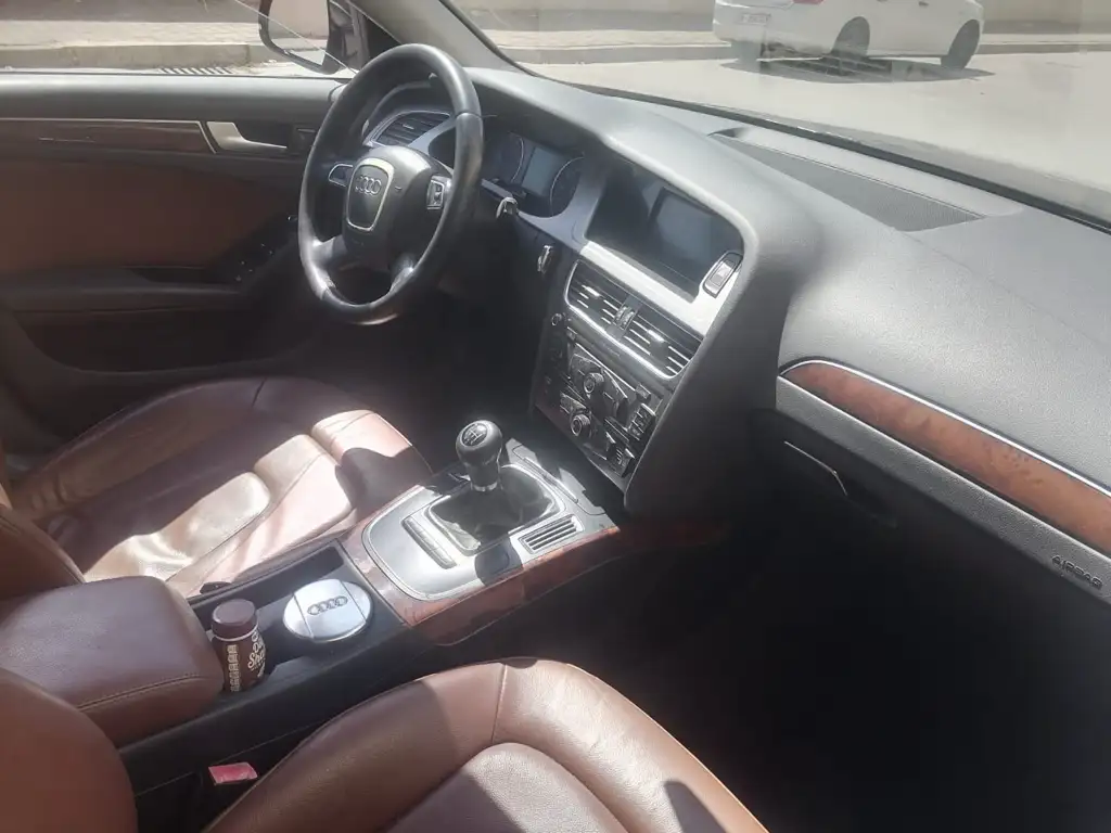 Audi a4 1main 