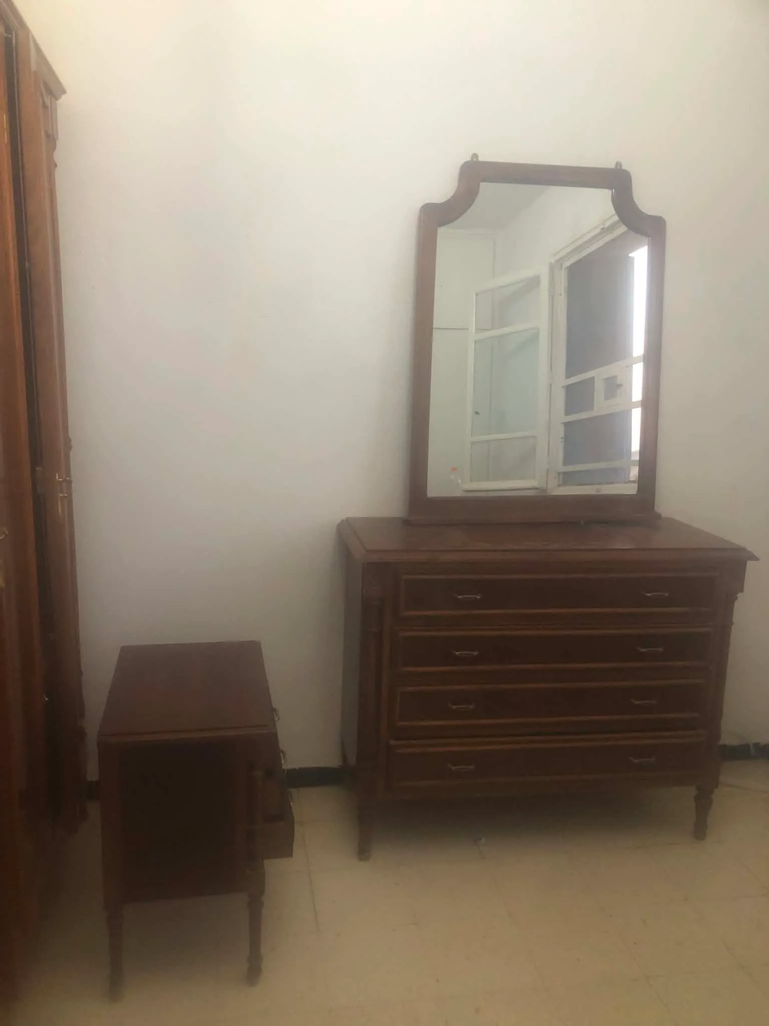 Ensemble chambre à coucher complet – 500 DT négociable