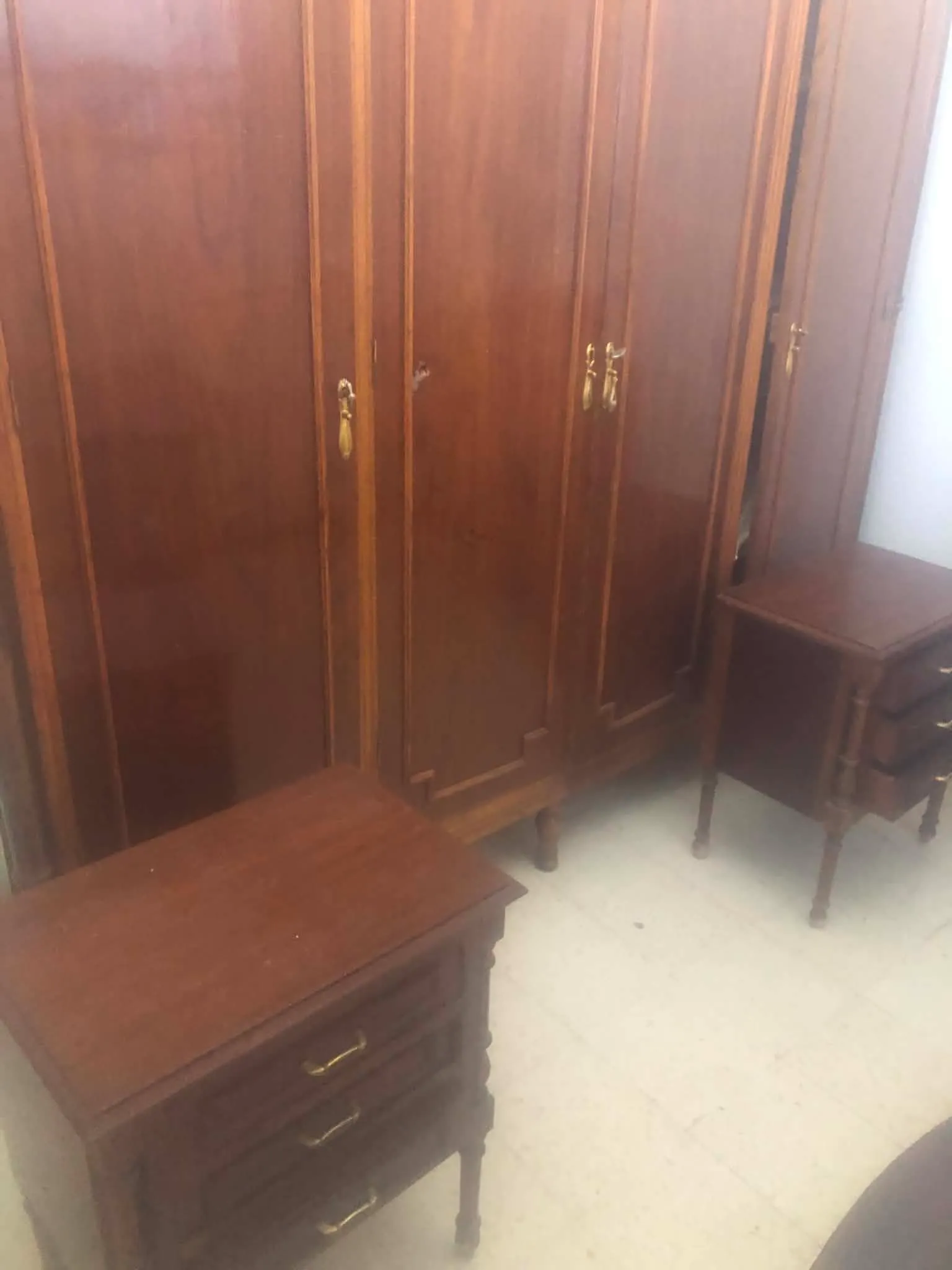 Ensemble chambre à coucher complet – 500 DT négociable