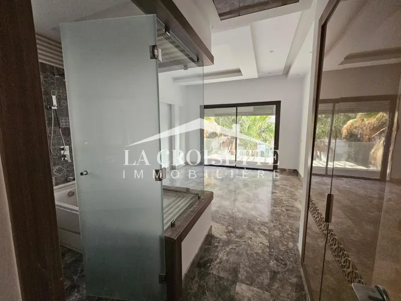 Penthouse s3 avec piscine et terrasse au Lac2 ZPL0004