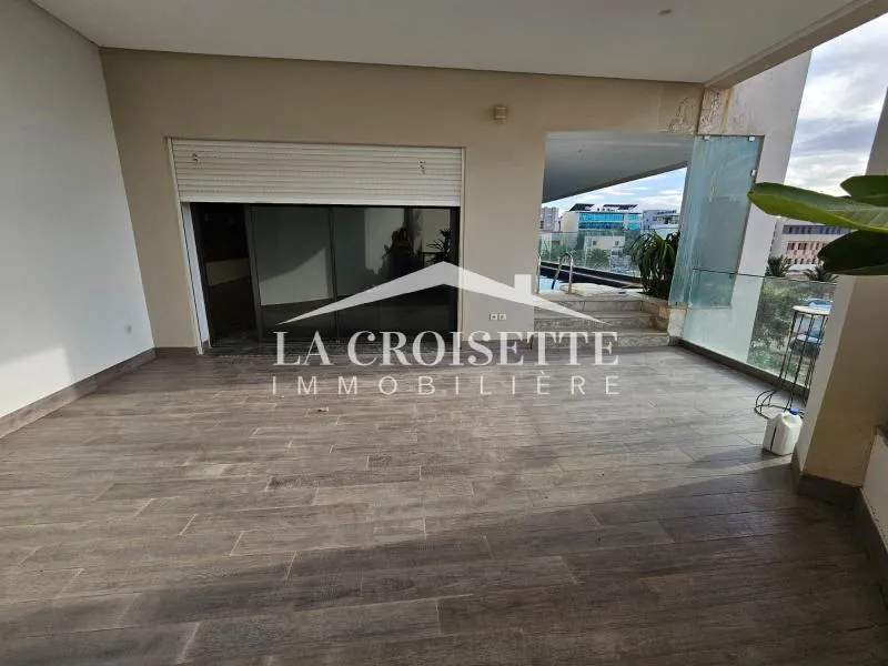 Penthouse s3 avec piscine et terrasse au Lac2 ZPL0004