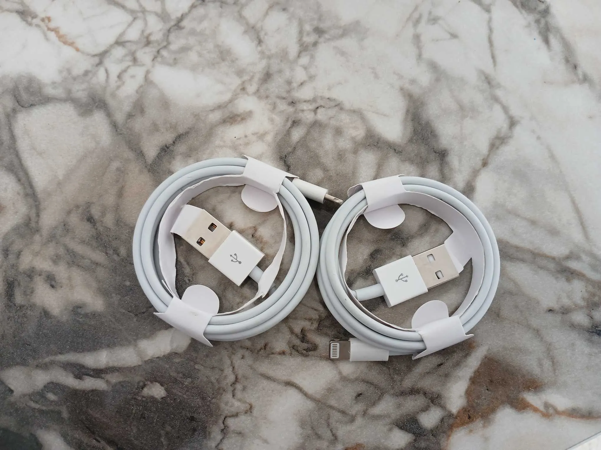 🔌 Câble USB vers iPhone original -Neuf– Charge rapide et transfert stable