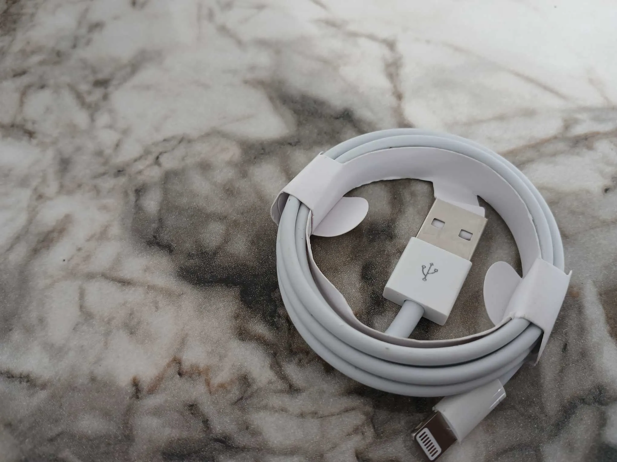 🔌 Câble USB vers iPhone original -Neuf– Charge rapide et transfert stable