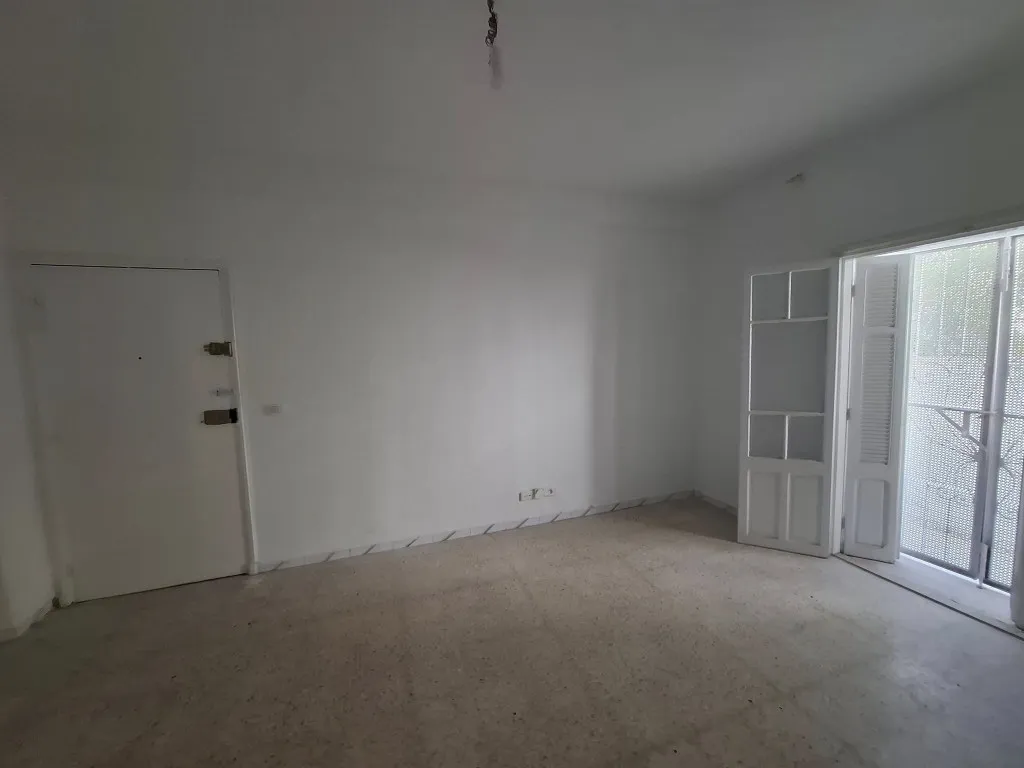 À Vendre – Appartement S+2 Rez-de-Chaussée avec Place de Parking à Mourouj 5