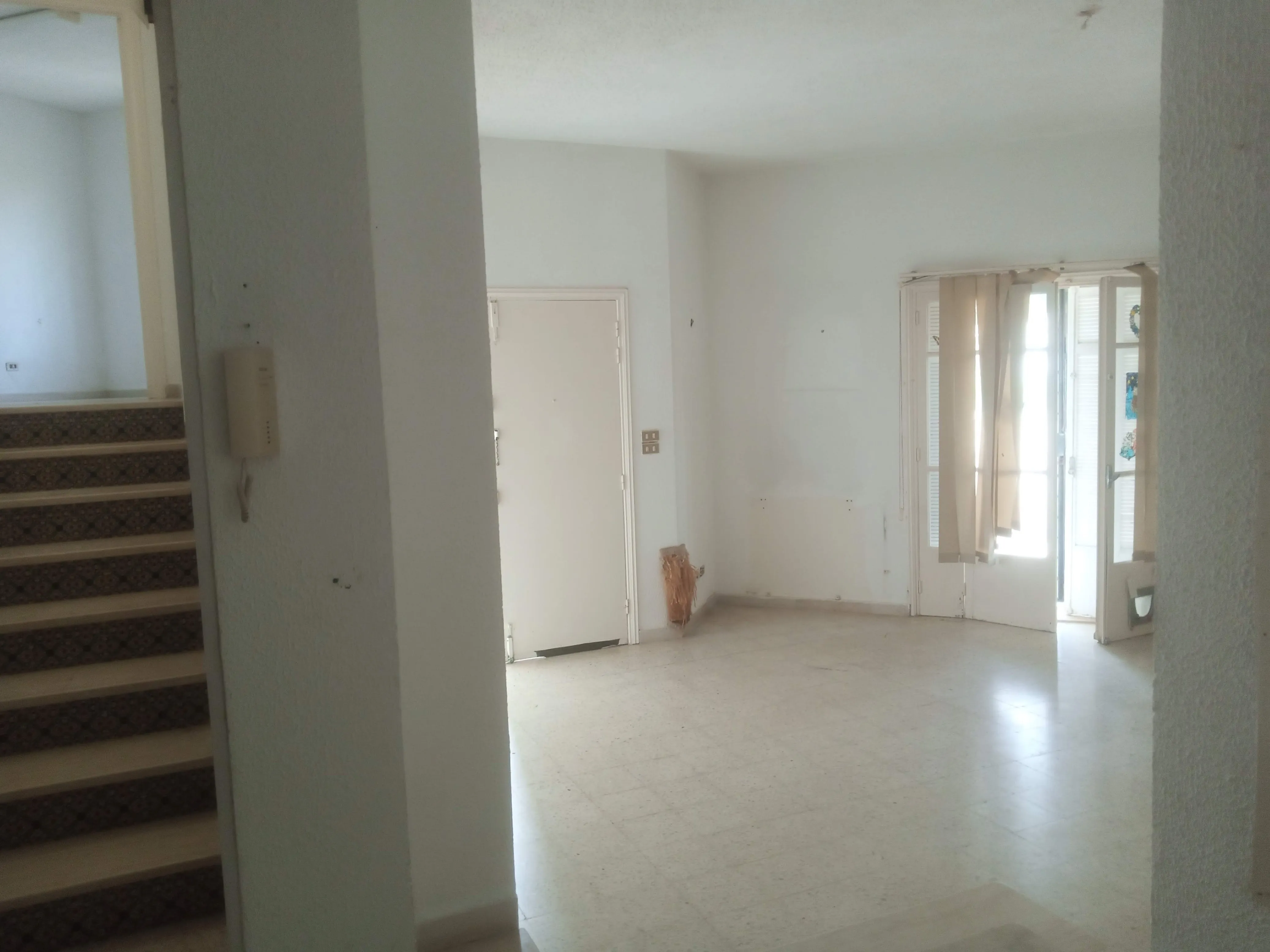 Une villa S+5 exceptionnelle à Korba plage