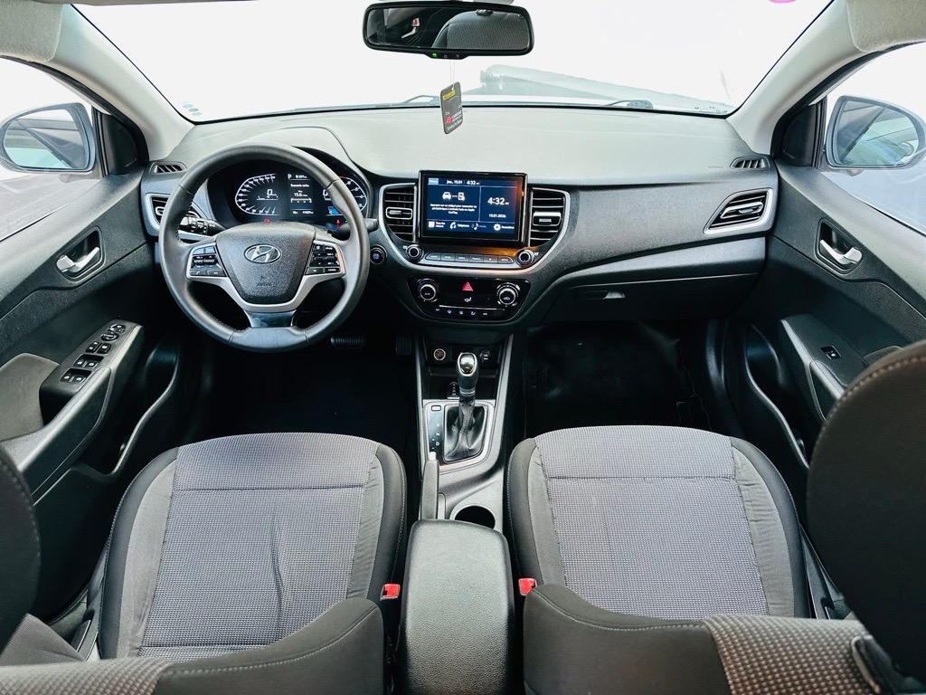 HYUNDAI ACCENT BVA 1er main