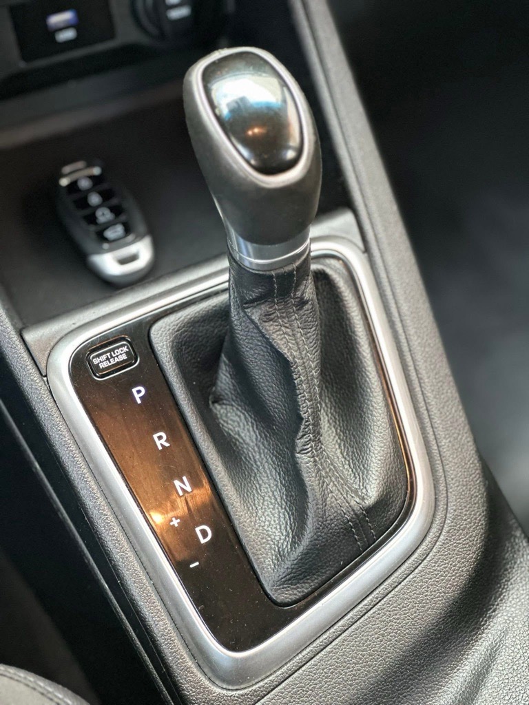 HYUNDAI ACCENT BVA 1er main