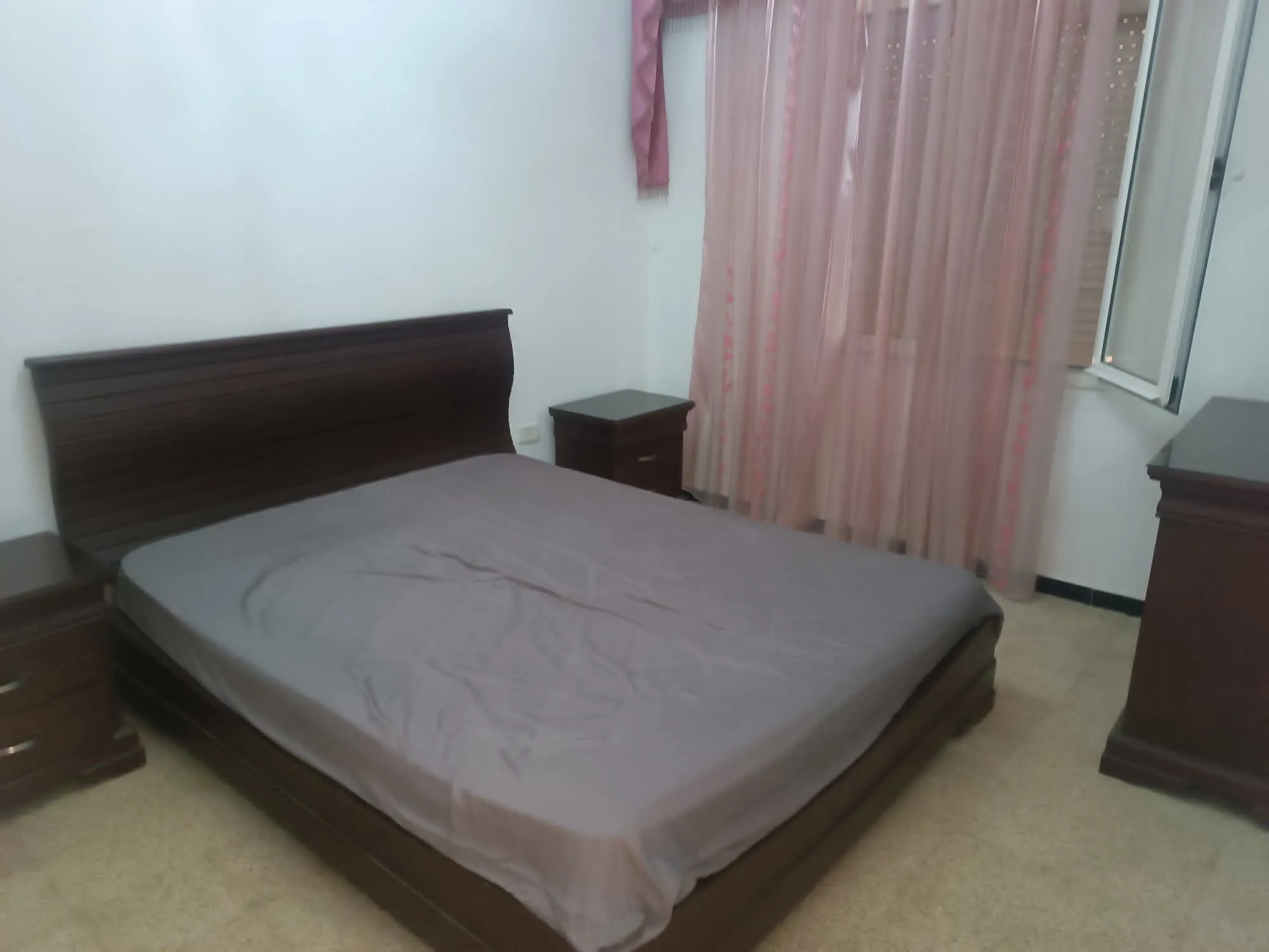 un studio s+1 richement meublé au rdc a louer situé a Bardo derrière stade