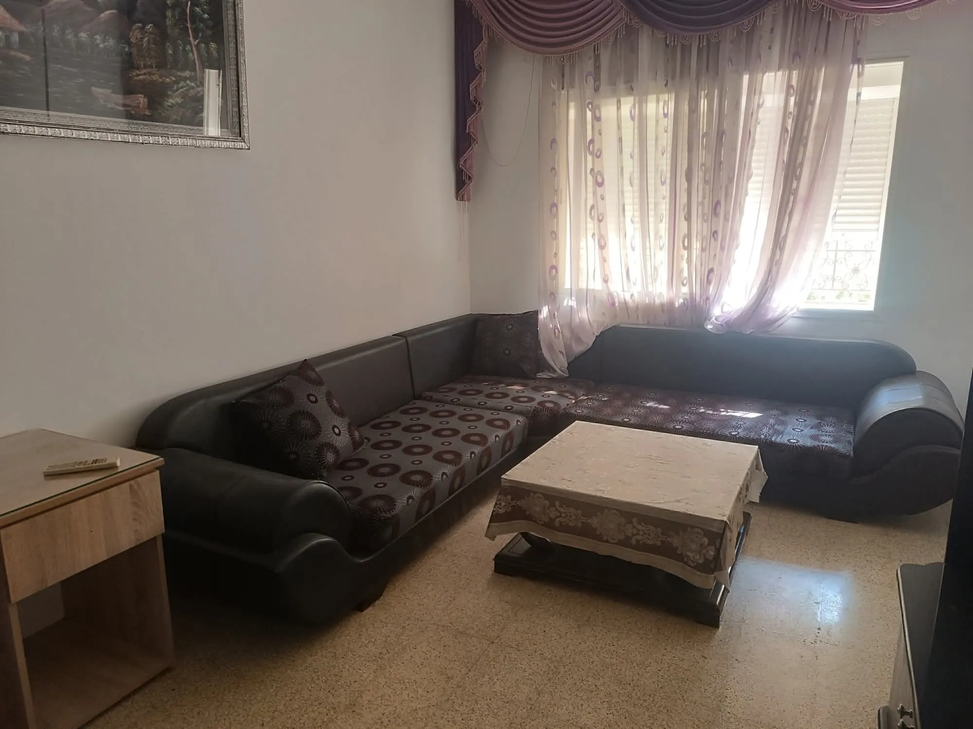 un studio s+1 richement meublé au rdc a louer situé a Bardo derrière stade