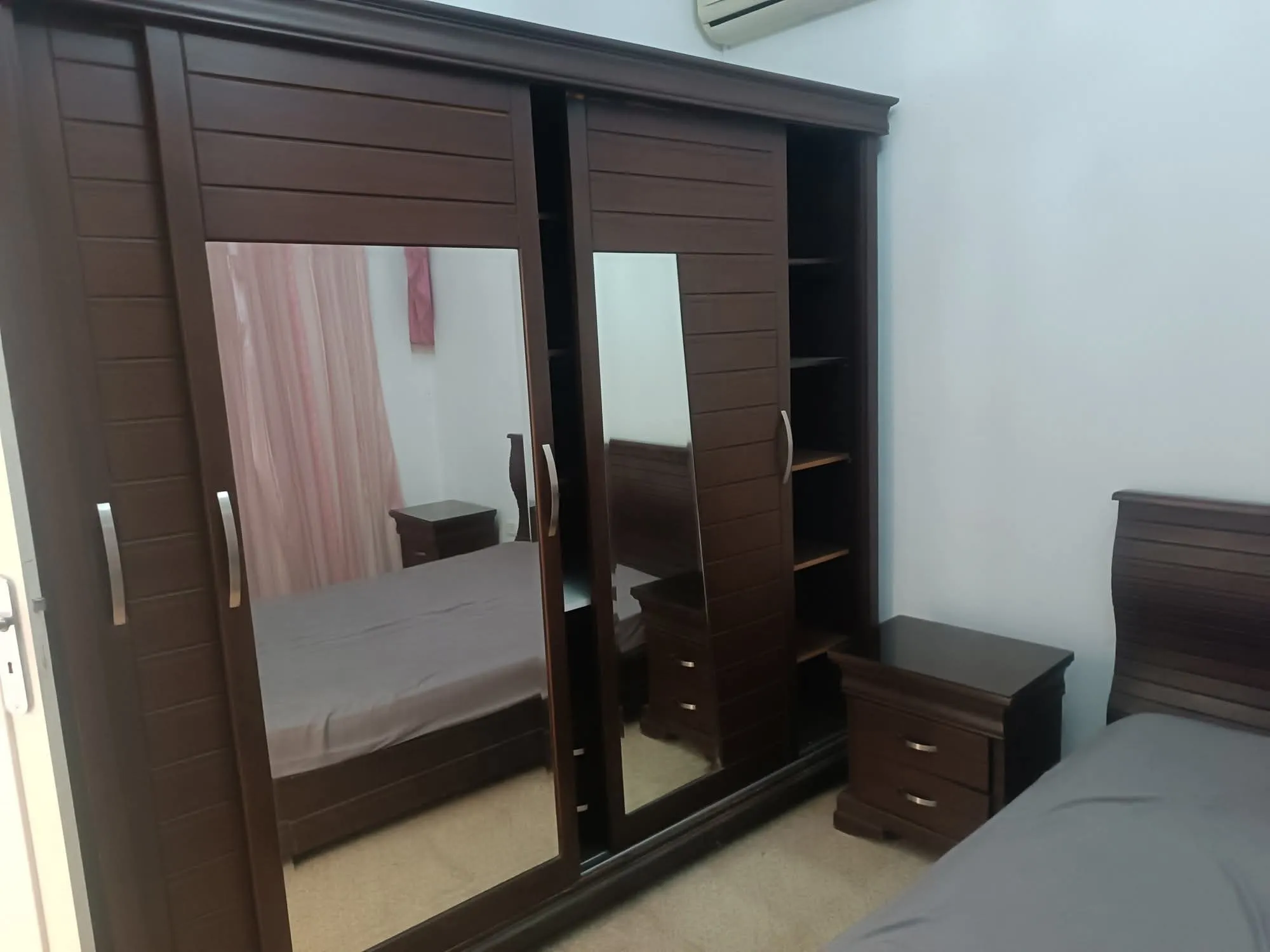 un studio s+1 richement meublé au rdc a louer situé a Bardo derrière stade