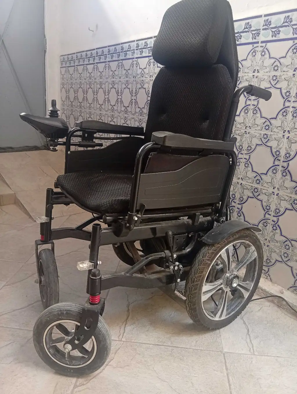 Chaise roulante électrique 