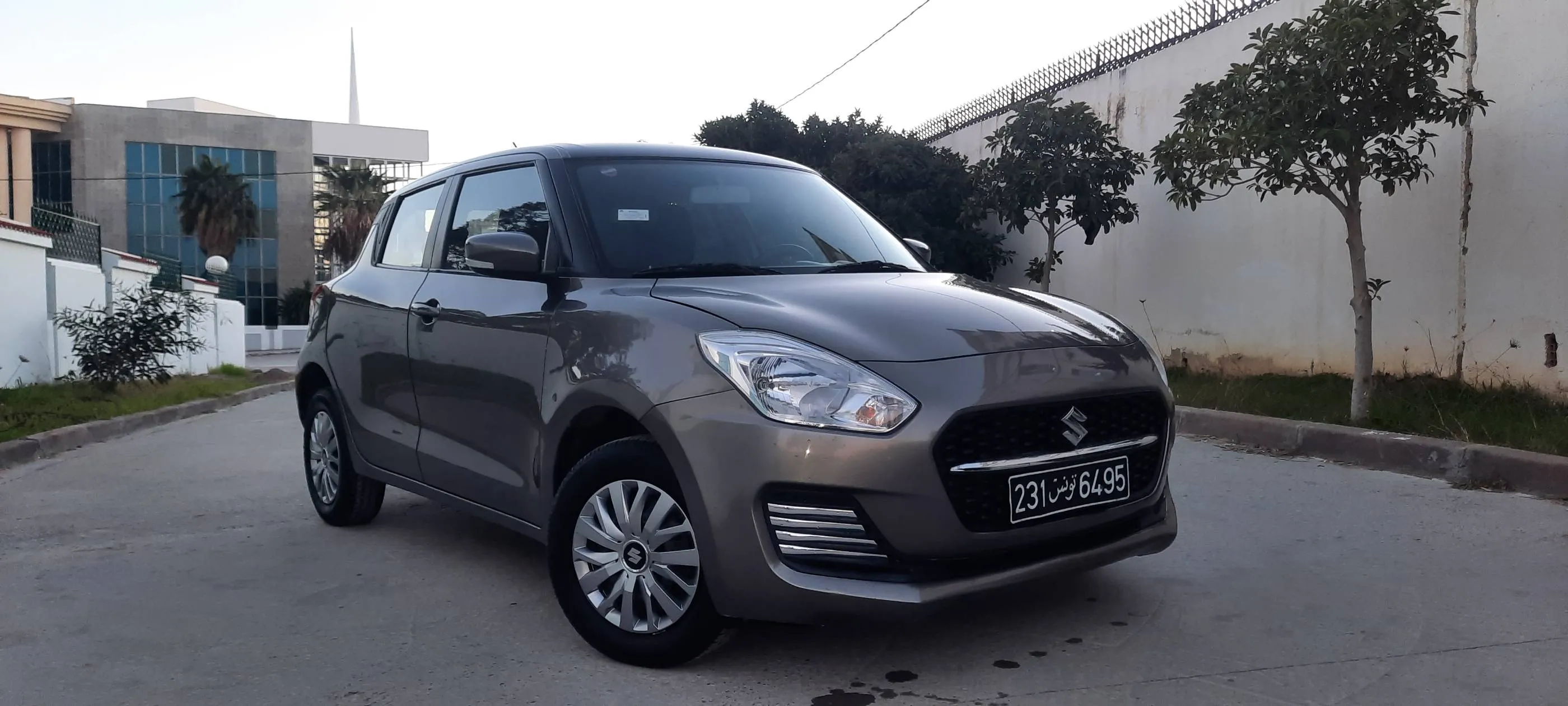 Suzuki swift 4cylindres essence 5cv 1.2L Km:86000 Tl:28431642