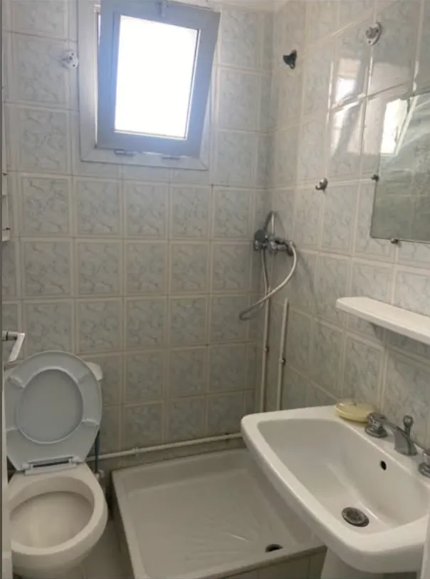 À Louer – Studio Meublé à El Manar 1**