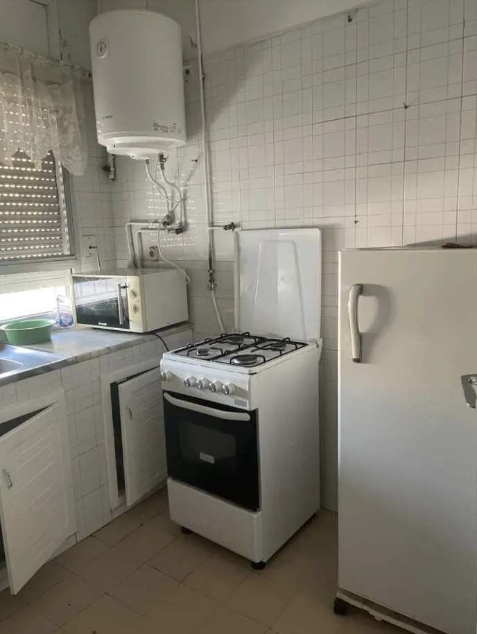 À Louer – Studio Meublé à El Manar 1**
