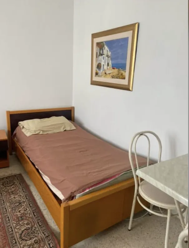 À Louer – Studio Meublé à El Manar 1**