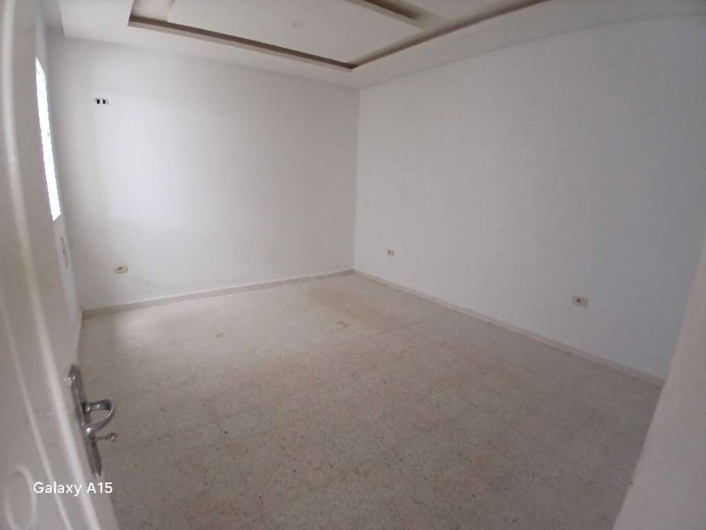 A louer appartement S+3 rez-de-chaussée situé à akouda à proximité de la route 
