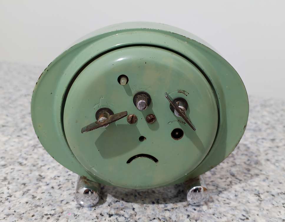 Réveil ovale ancienne POLARIS années 1970