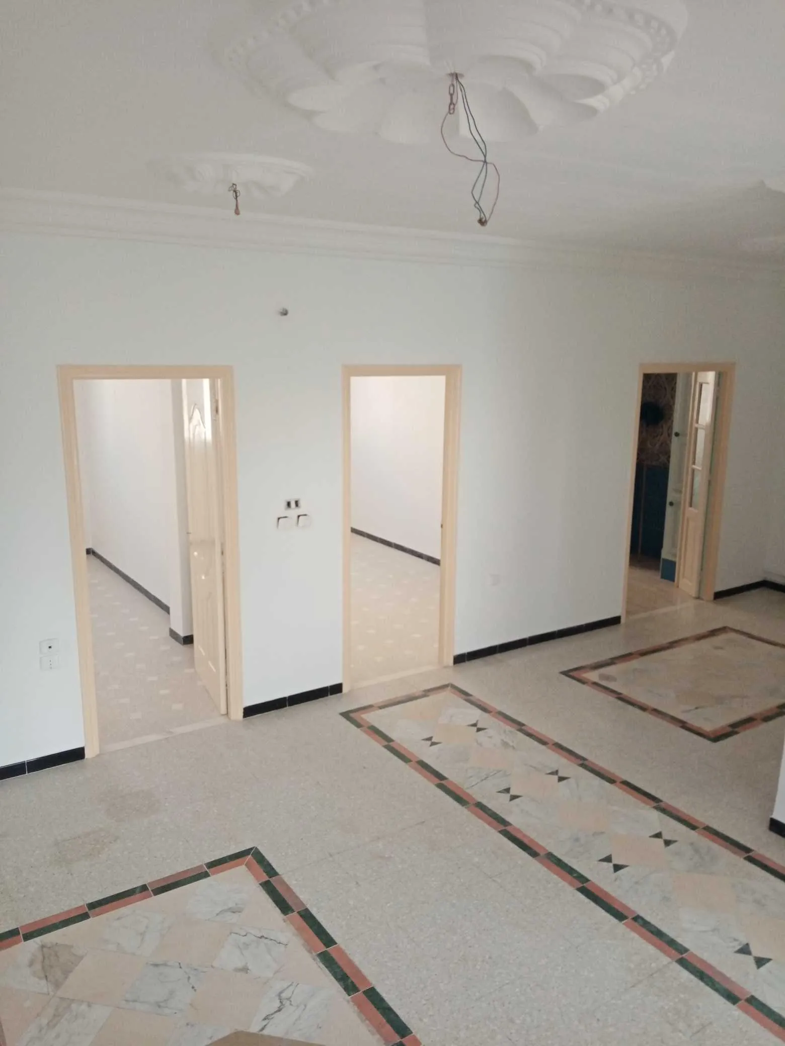 À louer app. S+3 centre ariana