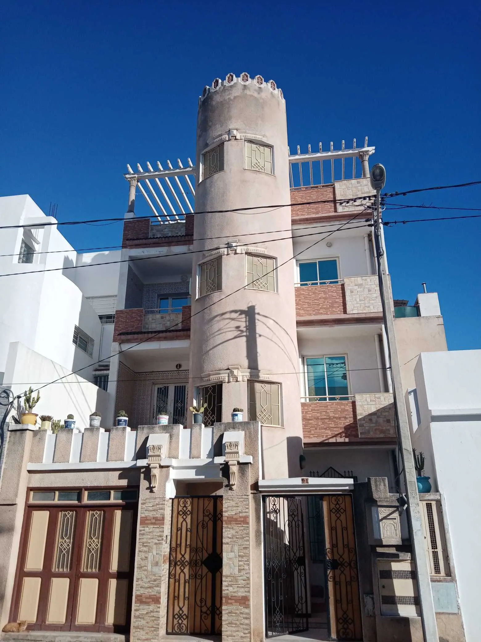 À louer app. S+3 centre ariana