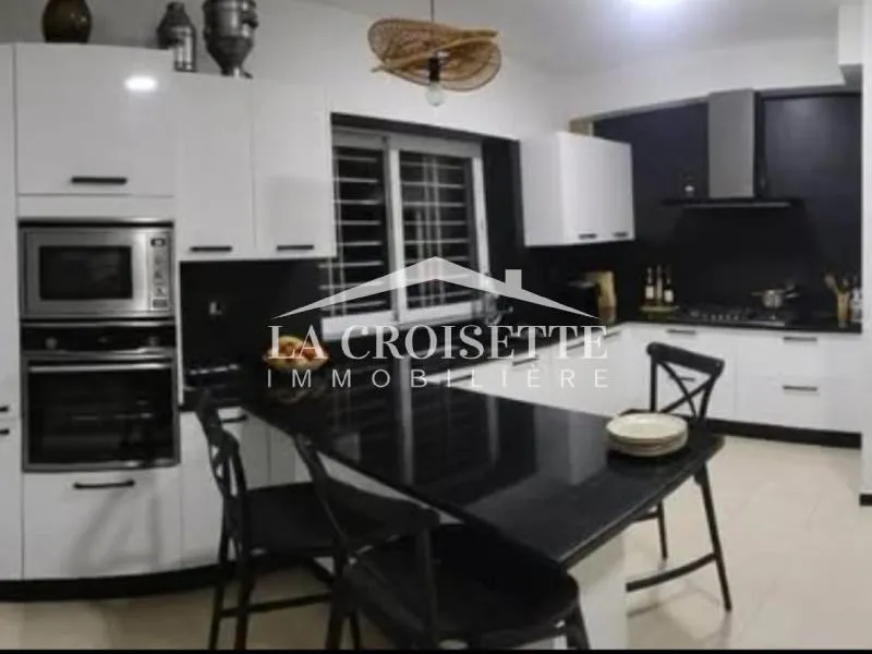 Villa meublée S+5 avec jardin à La Marsa MVL0145