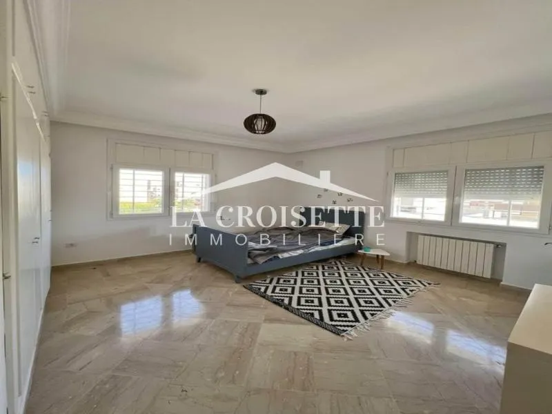 Villa meublée S+5 avec jardin à La Marsa MVL0145
