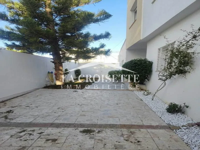 Villa meublée S+5 avec jardin à La Marsa MVL0145