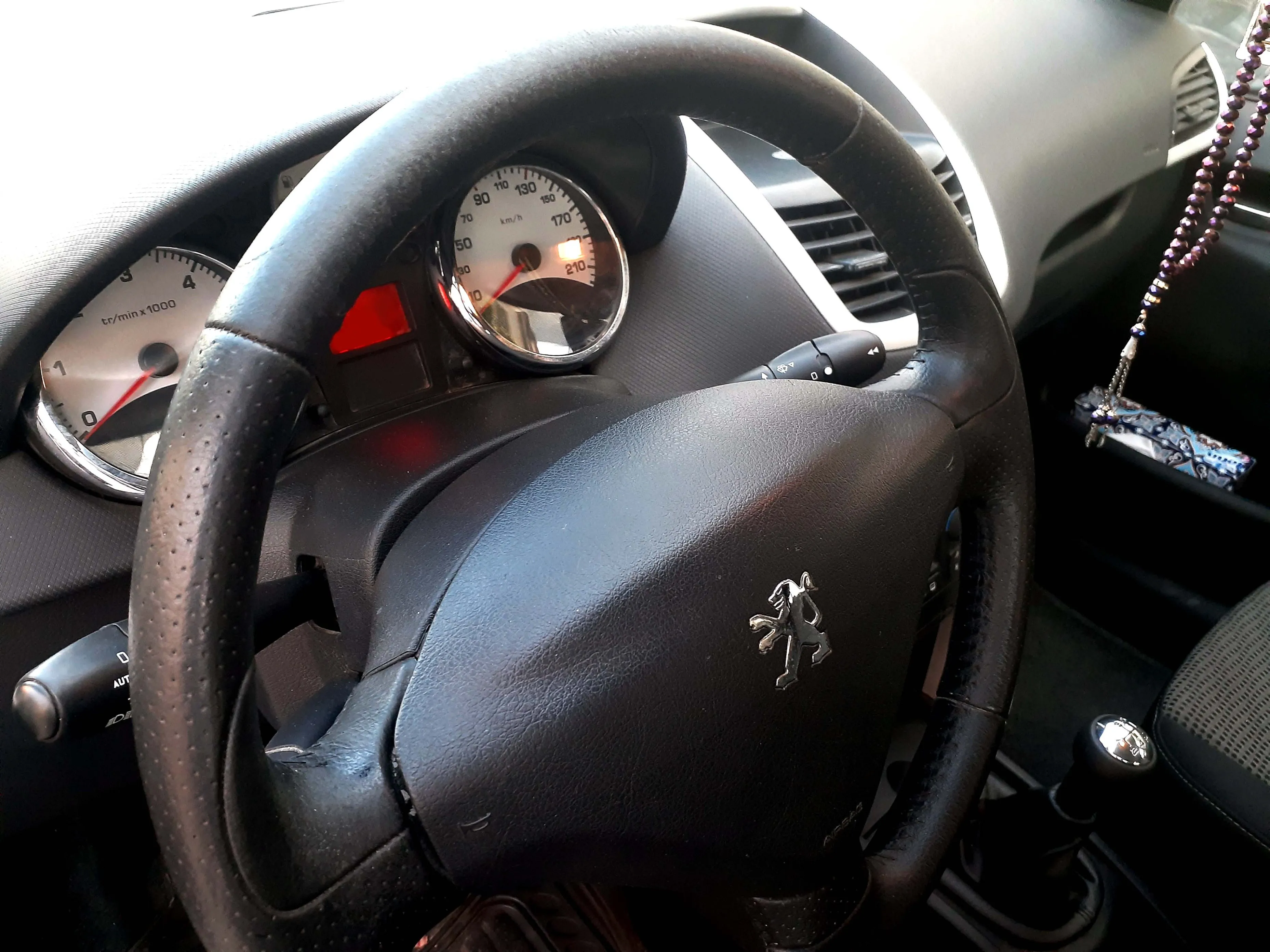 Peugeot 207 GAMME EDITION UNIQUE série205 km100 (تسجيل اول)