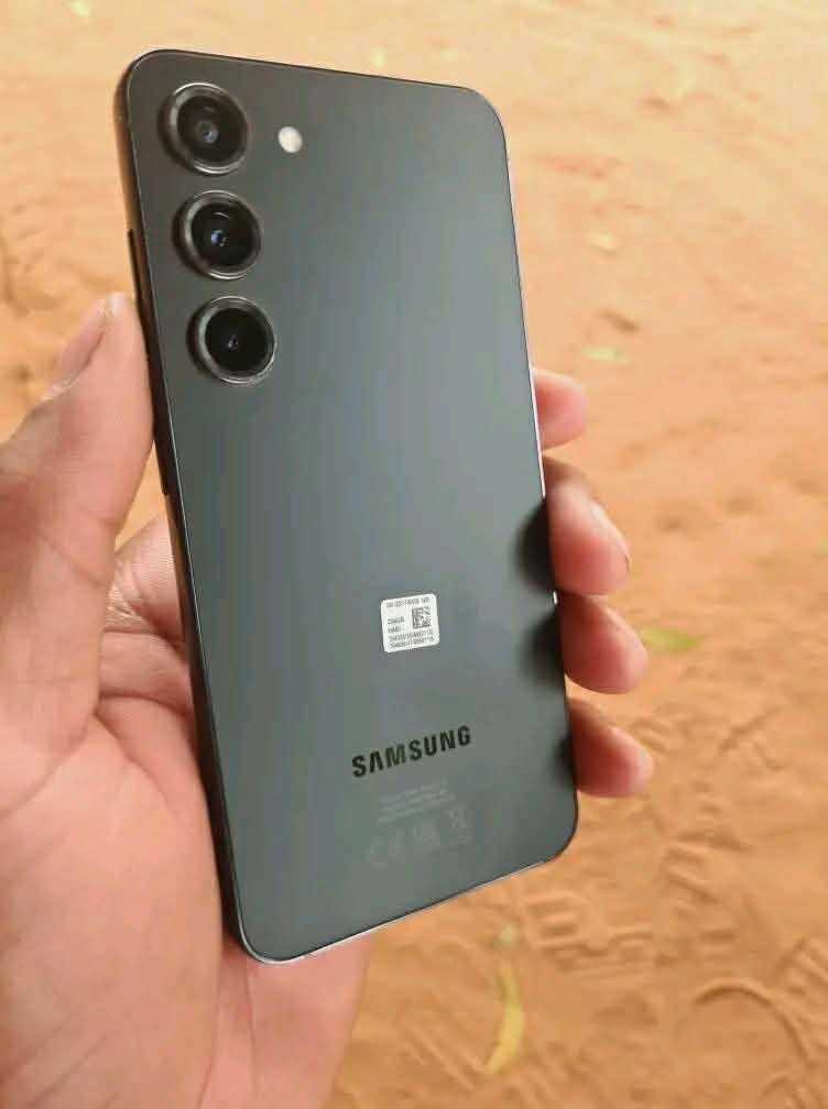 Samsung S23 