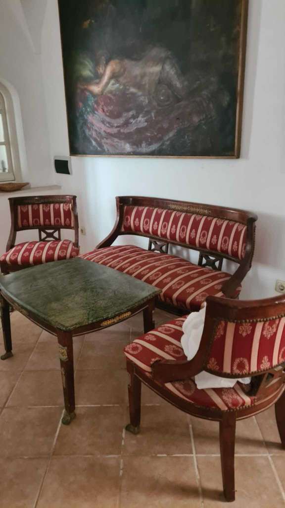 Salon antique bien entretenu bois massif et bronze