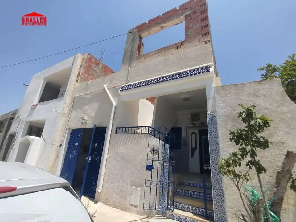 maisonnette avec garage 29730412