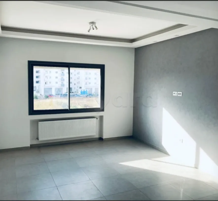 Location S3 vide à La Nouvelle Soukra 