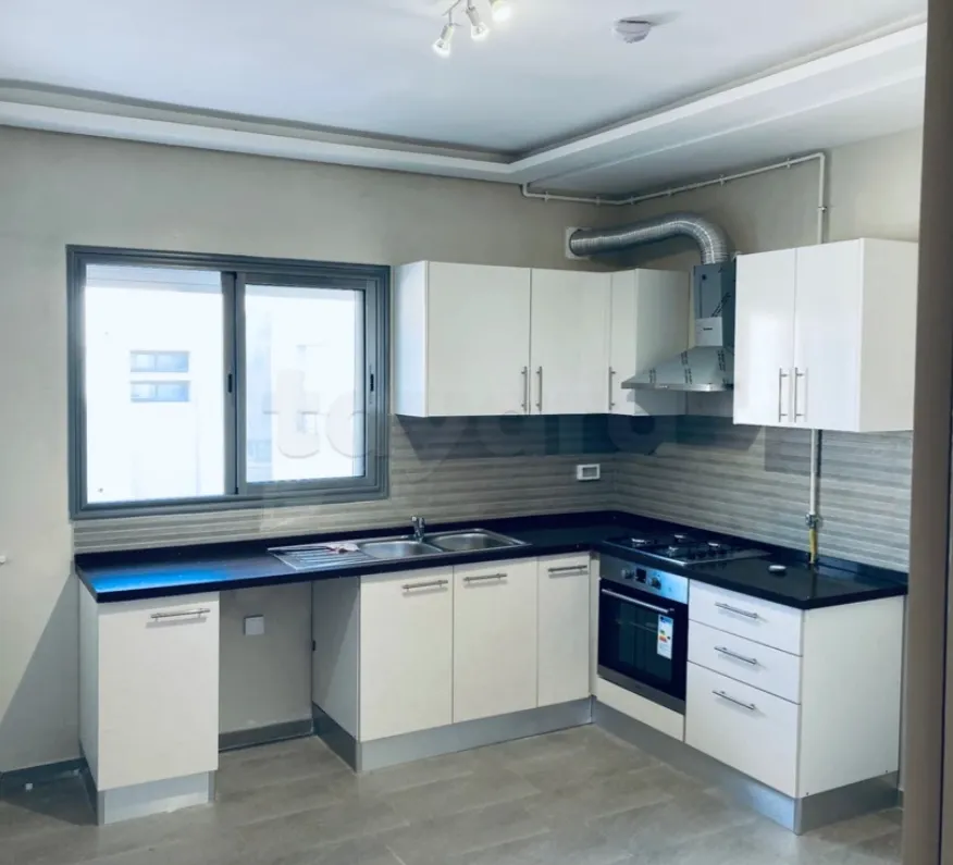 Location S3 vide à La Nouvelle Soukra 