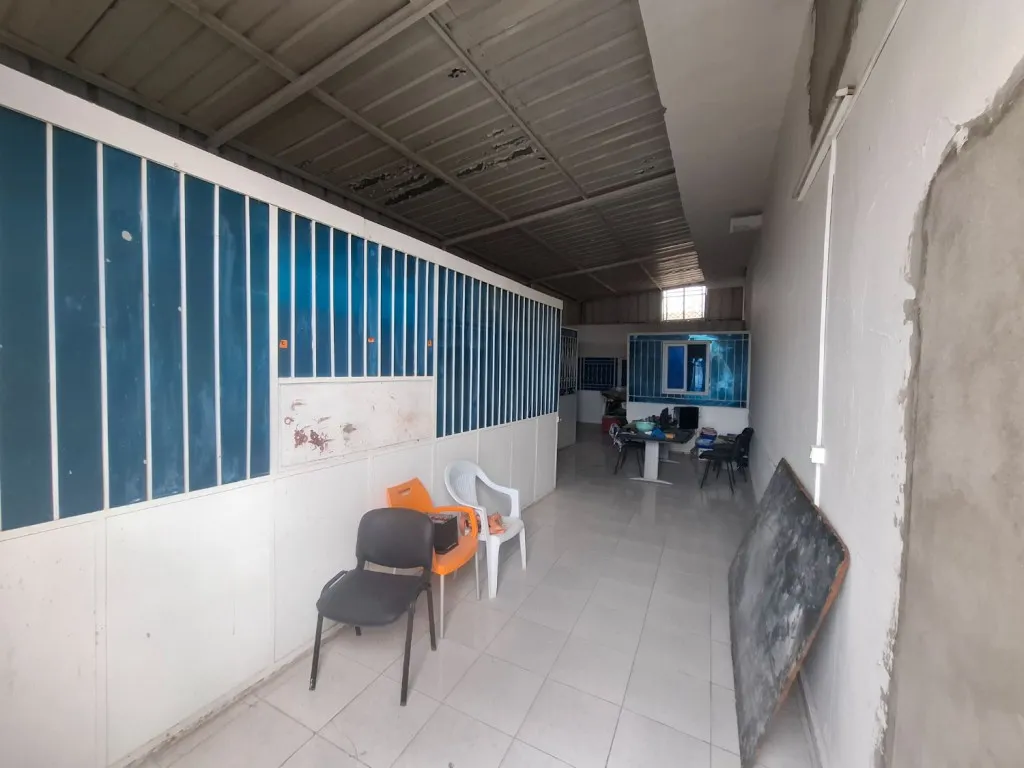 À louer dépôt 150m² au titre avec cour, zone industrielle Ben Arous