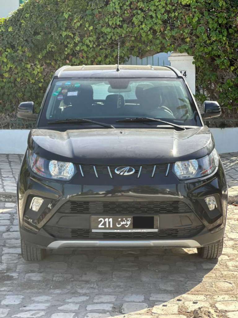 đđMahindra Kuv 100 đđ