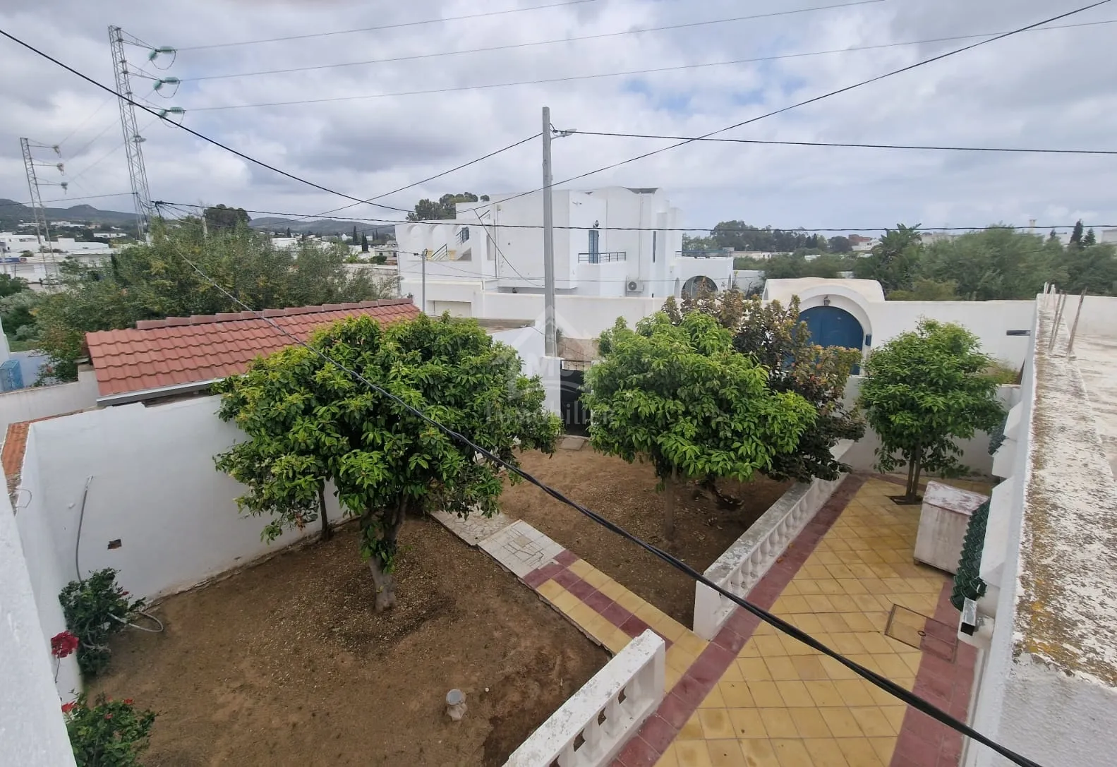 Maison S+2 avec jardin à vendre à Hammamet 51355351