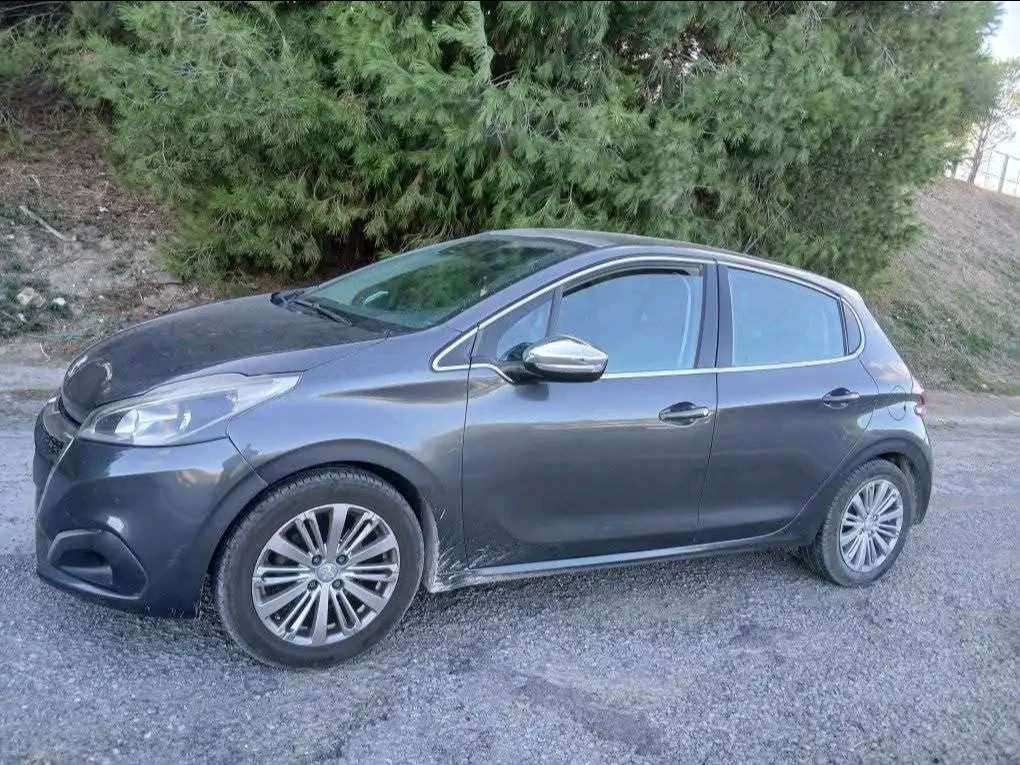 PEUGEOT 208 ACTIVE PLUS TRÈS PROPRE 