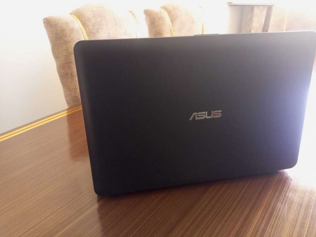 ASUS VivoBook 15 X540UAR