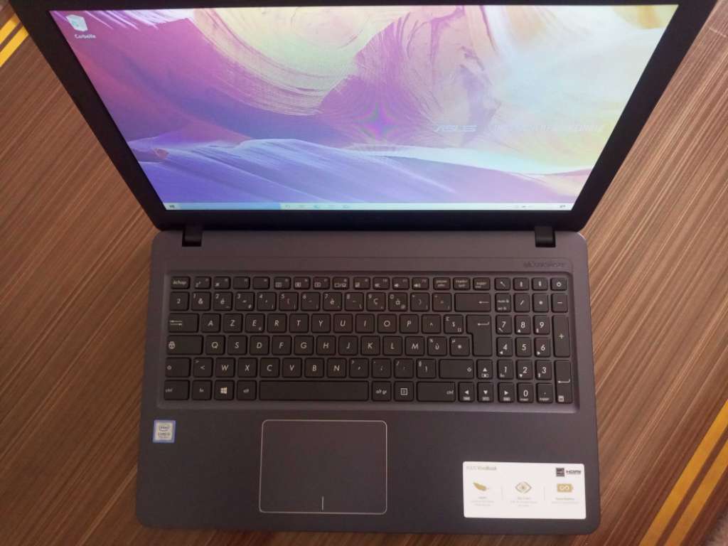 ASUS VivoBook 15 X540UAR