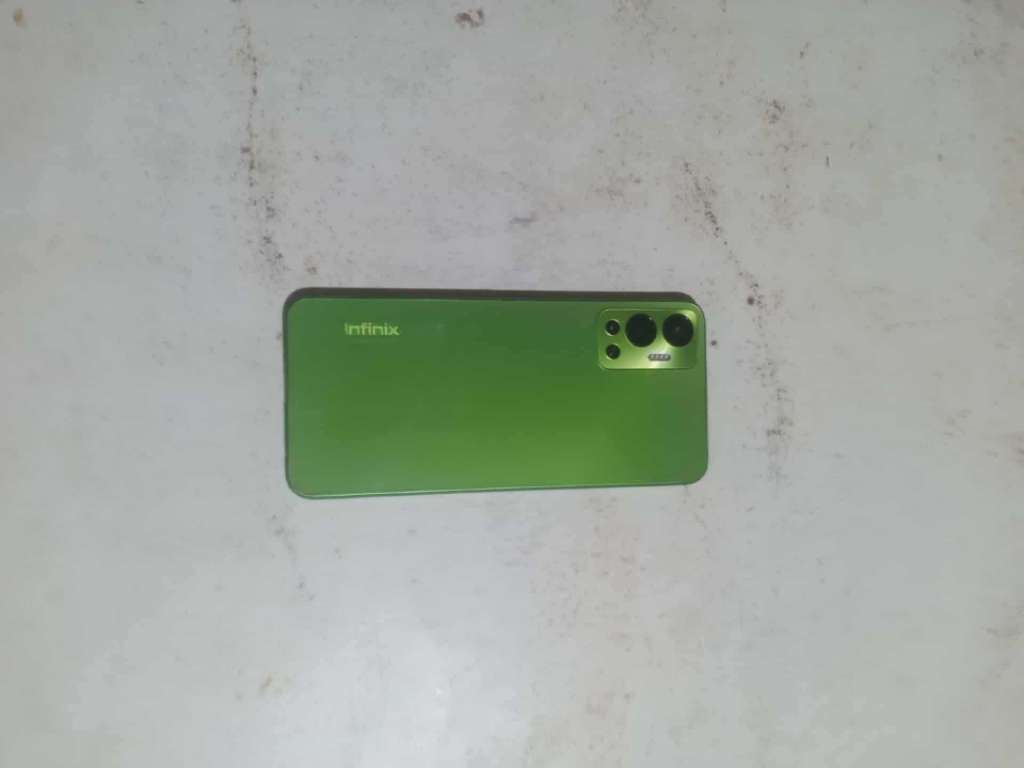 A vendre Infinix Hot 12