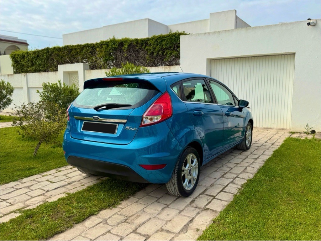 FORD FIESTA Titanium 2