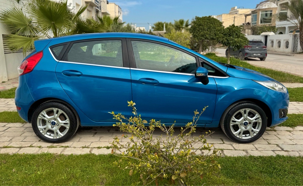 FORD FIESTA Titanium 2