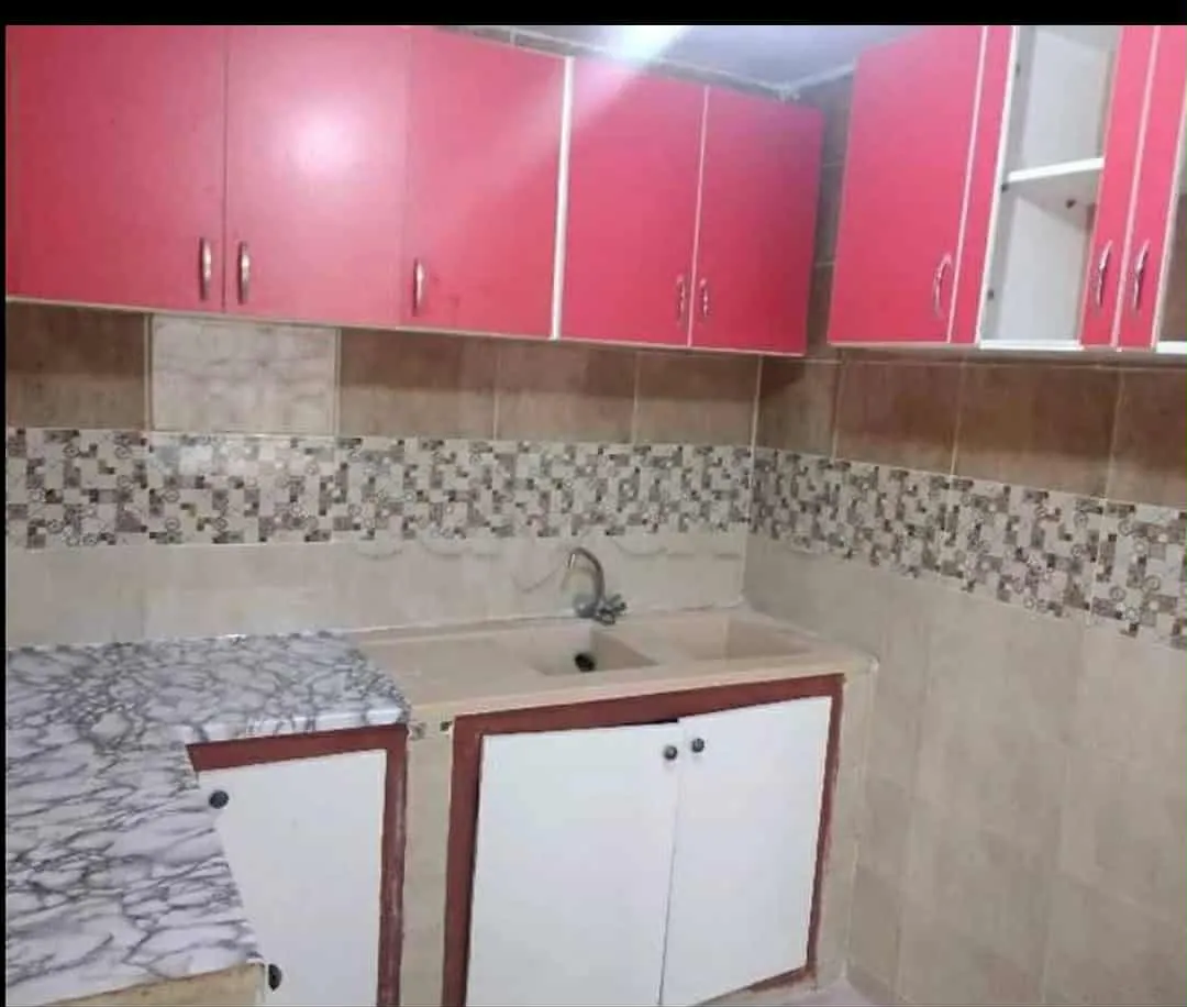 un studio s+1 vide au rdc a louer situé a Bardo Hedi Chaker