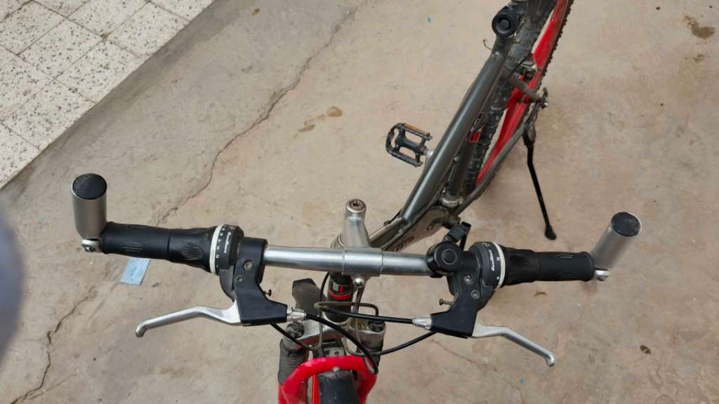 Bicyclette VTT 8 vitesses