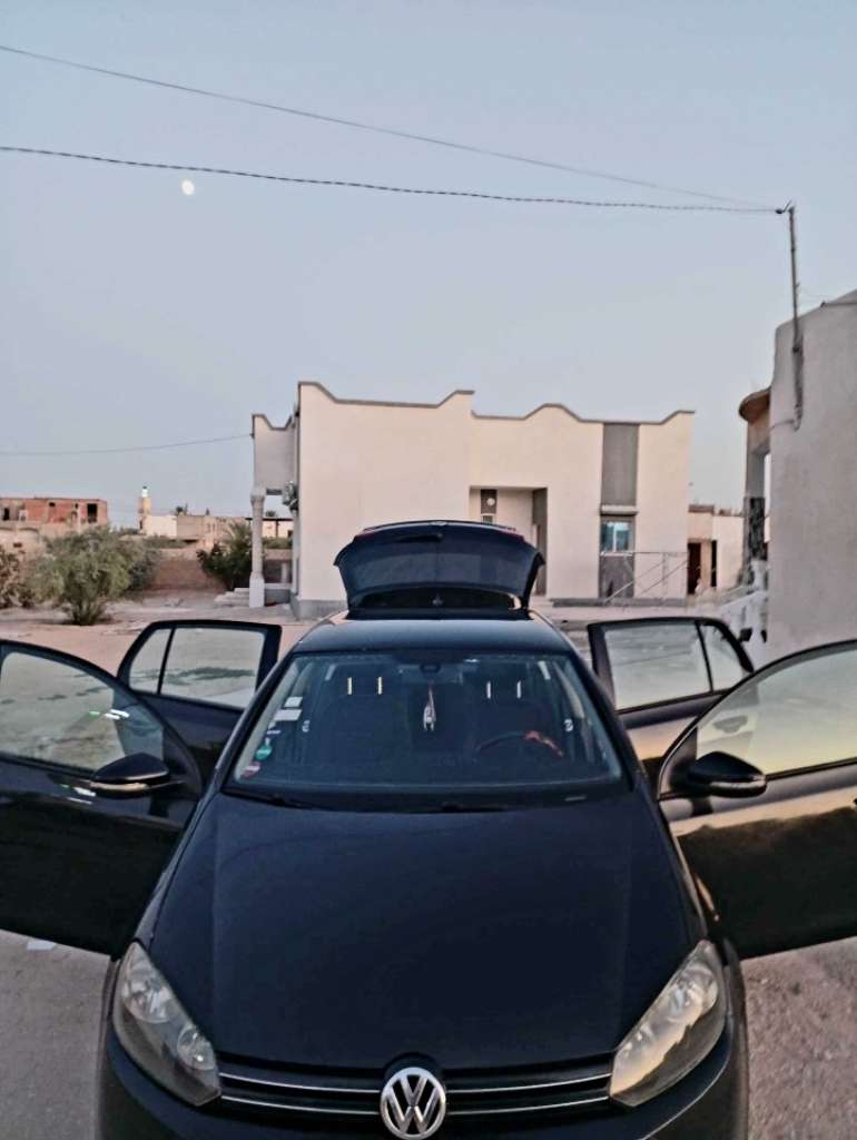Golf 6 a vendre  1.2 tsi bluemotion boite 6 mon numéro:55517996