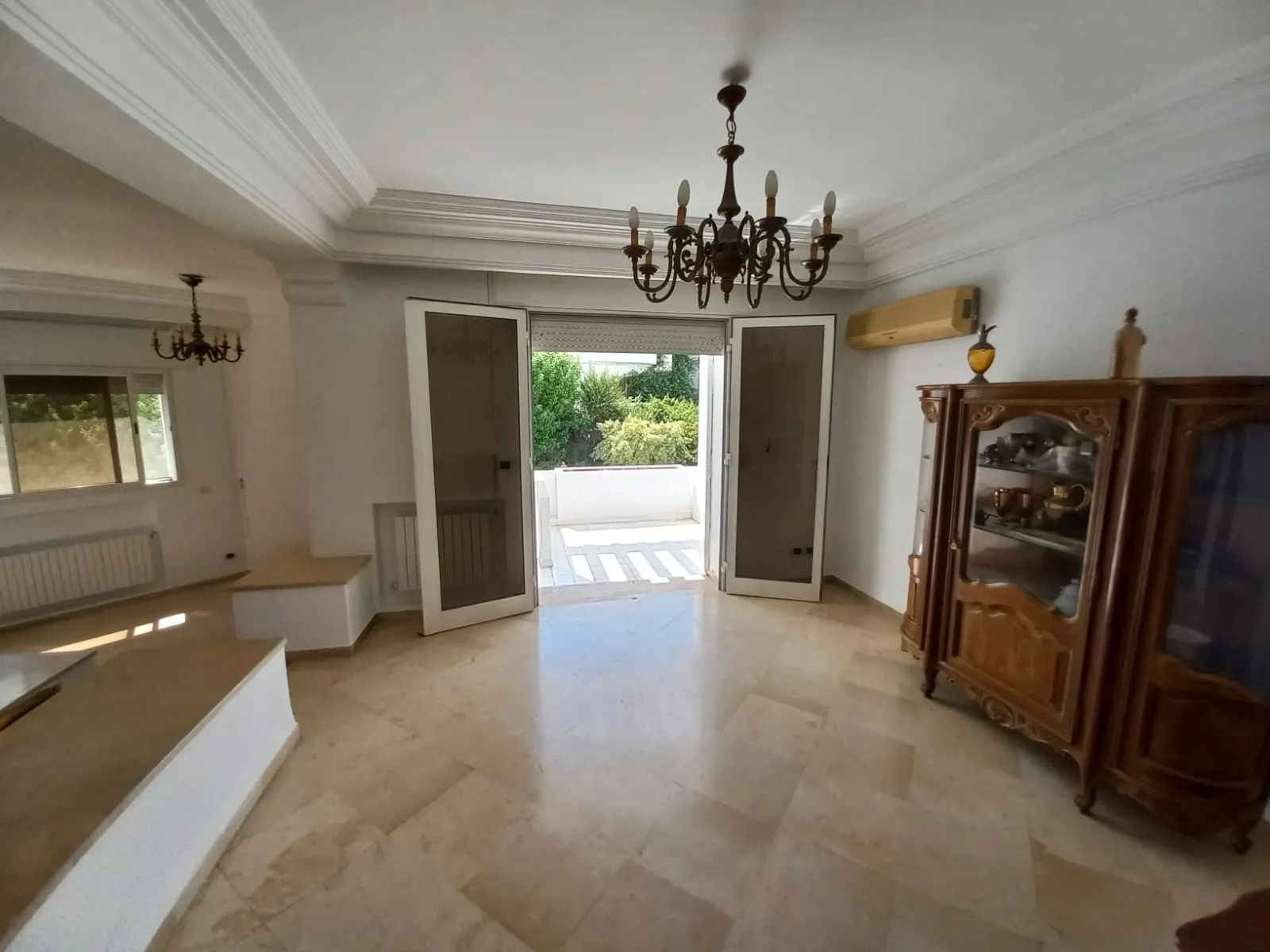 À louer. Villa moderne sur 3 niveaux avec jardin (Bureaux ou Habitation). El Menzah 9A. Tunis