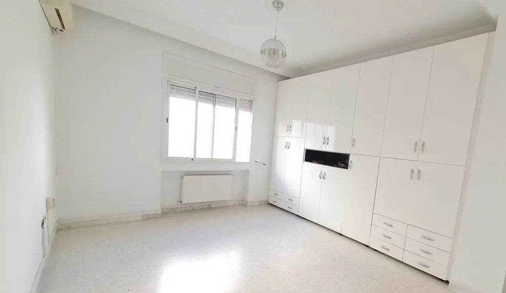 Bel appartement S + 2, de 96 m² – Aïn Zaghouan Nord